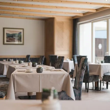 Hotel Landsitz Stroblhof 4*