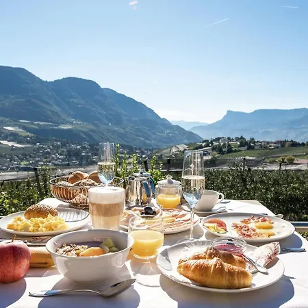 Landsitz Stroblhof Hotel Dorf Tirol