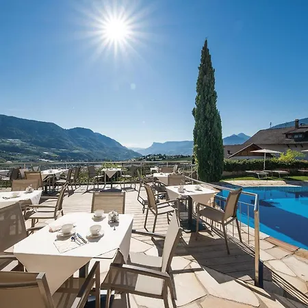 Landsitz Stroblhof Hotel